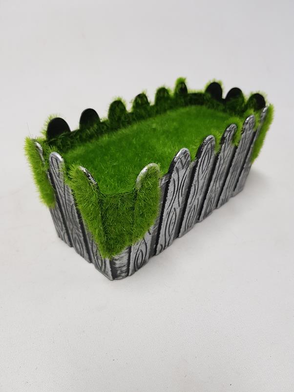 DIY Ready Made Pot Moss Fence - Image 2
