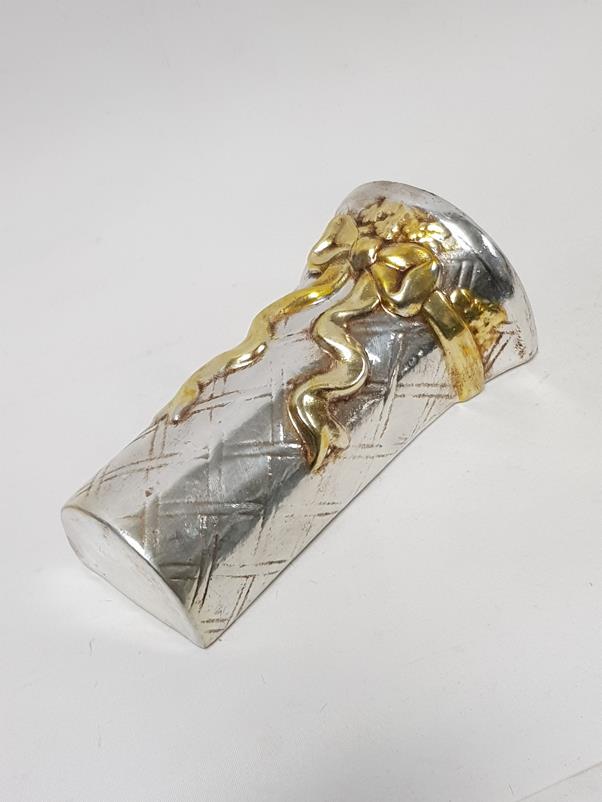 Old-World Hanging Wall vase with Bow - Image 3