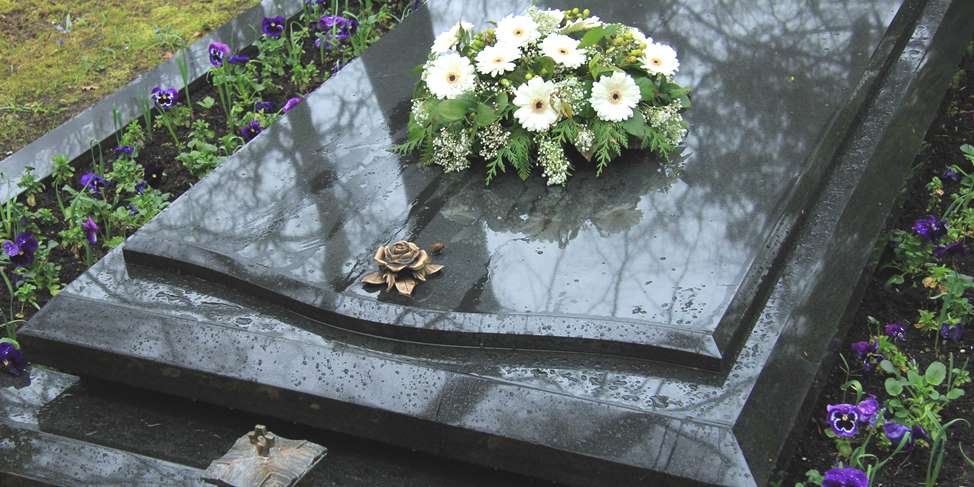 cemeretry flowers